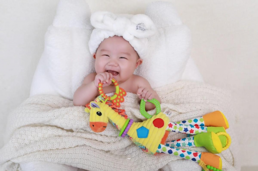 安丘宝宝眼眶发红